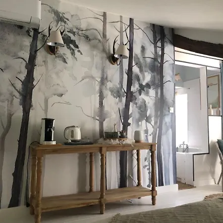 Le Val Du Lys Bed & Breakfast Sainte-Maure-de-Peyriac