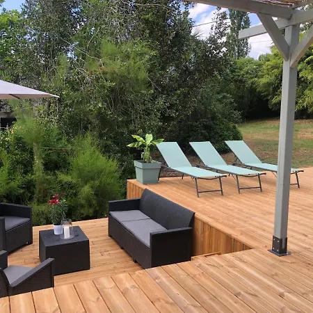 Le Val Du Lys Bed & Breakfast Sainte-Maure-de-Peyriac